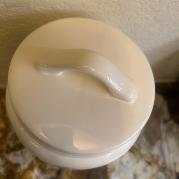 NWOT Large Rae Dunn Artisan Collection TEA Canister Kitchen Canisters - Picture 3 of 6